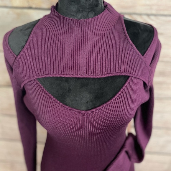 Plus Ribbed MIDI Dress - Picture 2 of 4